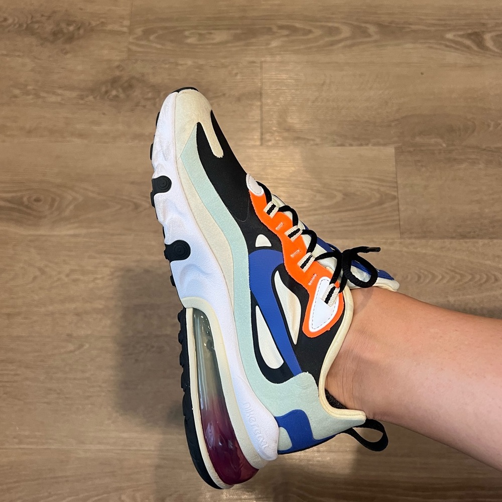 Women’s Nike Air Max 270 React size 8.5
